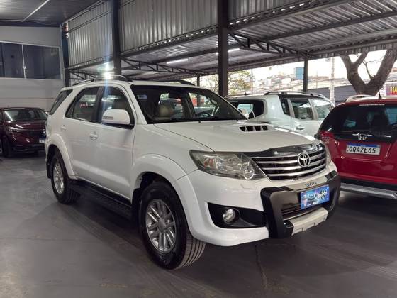 TOYOTA HILUX SW4 3.0 SRV 4X4 16V TURBO INTERCOOLER DIESEL 4P AUTOMÁTICO